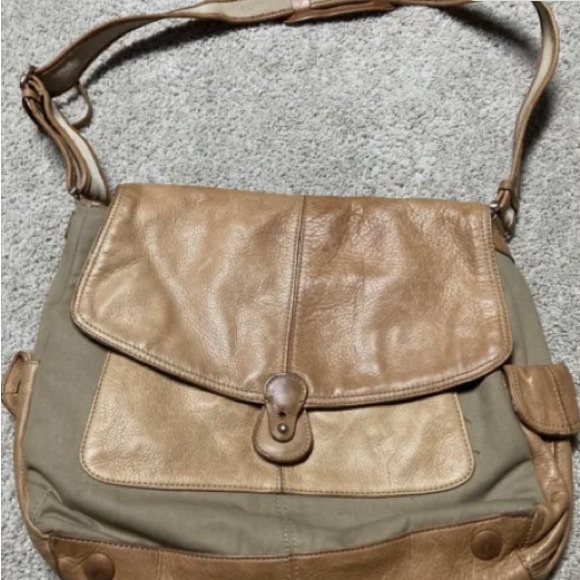 Liz Claiborne Messenger Bag PreOwned - Picture 1 of 10